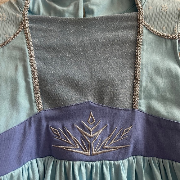 Only Little Once Elsa Dress and Cape Sz 8 - Picture 9 of 16